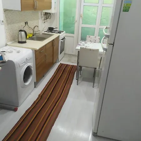 Apartman Ueskuedar Da Sahile Yakin Ev *